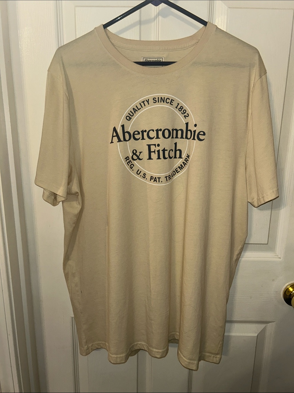 Abercrombie & Fitch Cream Graphic Crewneck Tee
